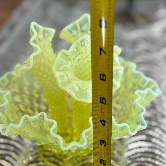 VINTAGE FENTON TOPAZ OPALESCENT VASELINE GLASS HOBNAIL EPERGNE 3 TRUMPET - Picture 10 of 12